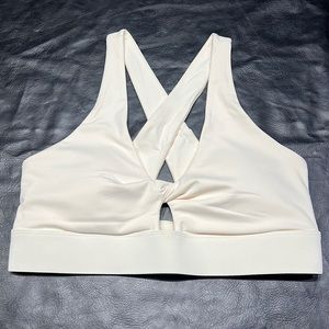 Fabletics Oasis Twist Sports Bra - Large